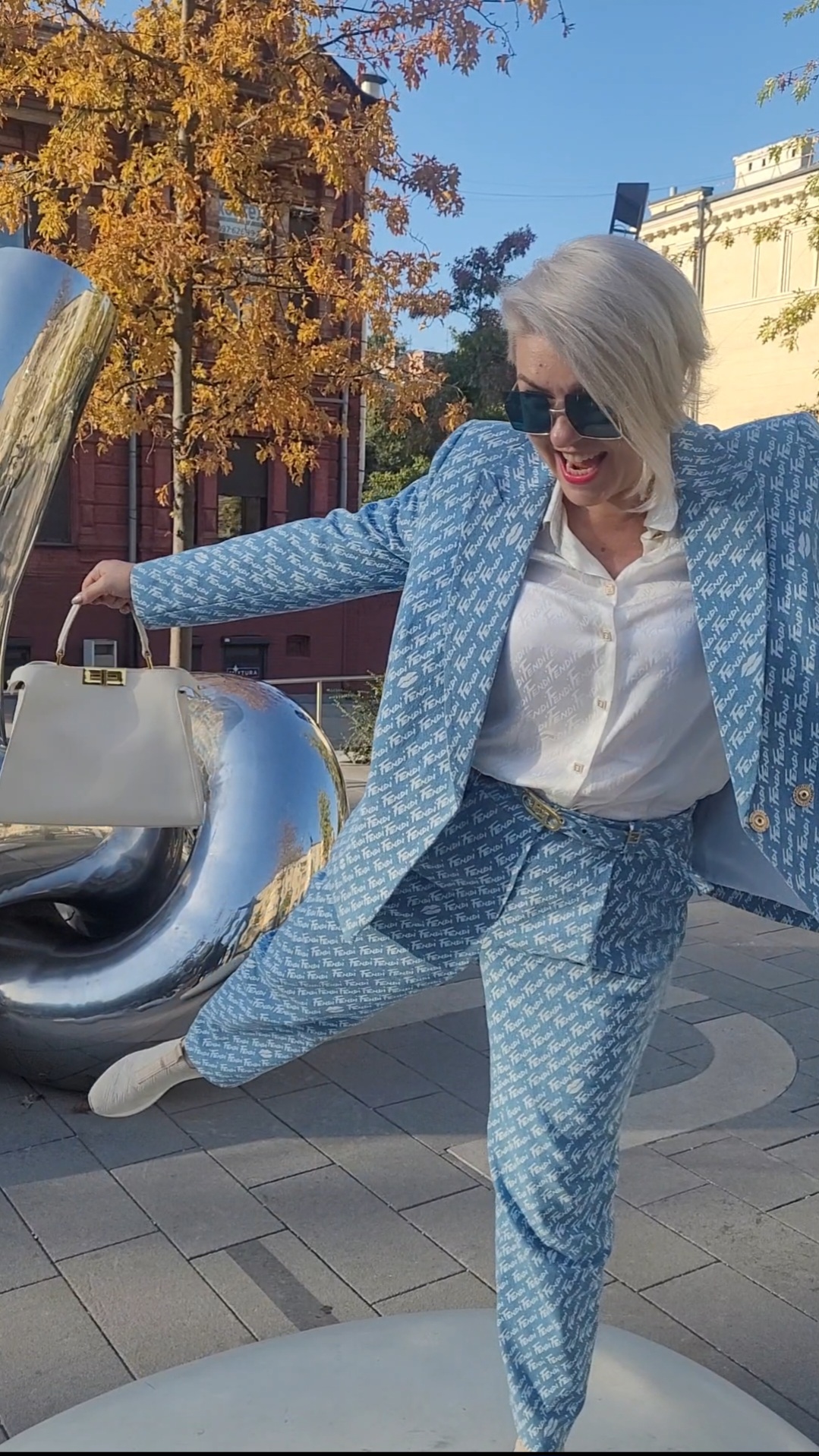 Джинсовий костюм