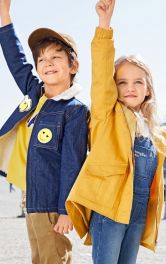 Синій і жовтий кольори в одязі для дітей