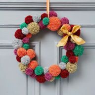 Святковий декоративний віночок на двері власноруч