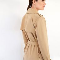 Коригування викрійки на пряму або сутулу спину