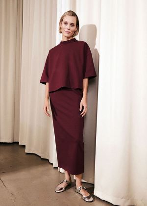 Спідниця-олівець трикотажна довжини міді