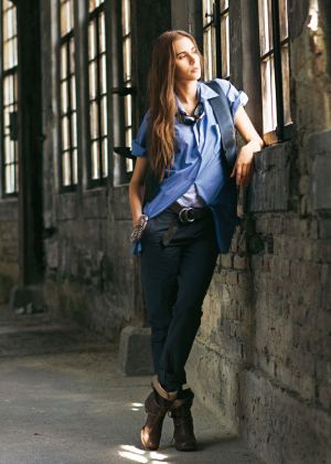 Брюки завуженого крою на фасонному поясі