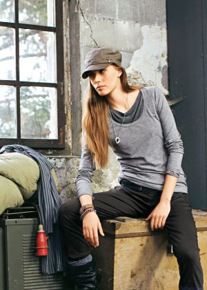 Пуловер двухслойный с удлиненными рукавами