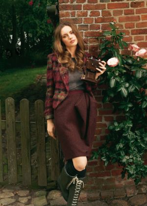 Спідниця прямого крою з оригінальними складками