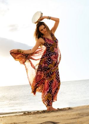 Сукня силуету ампір з V-подібними вирізами