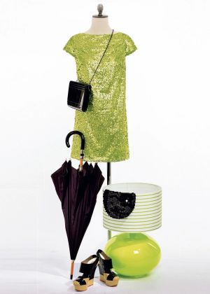 Сукня прямого крою з пайєтками