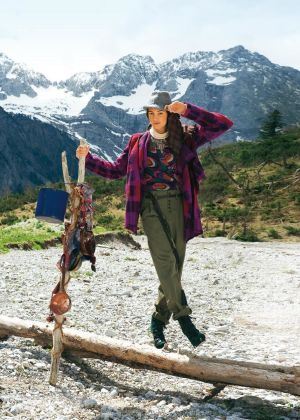 Брюки прямого кроя с застежкой на пуговицы