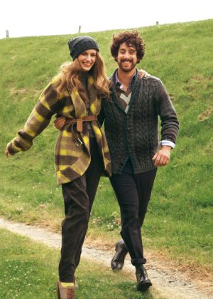 Жакет прямого крою з округленими пілочками