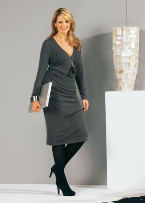 Платье трикотажное с эффектом запаха и драпировками