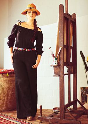 Комбинезон с широкими штанинами и вырезом кармен