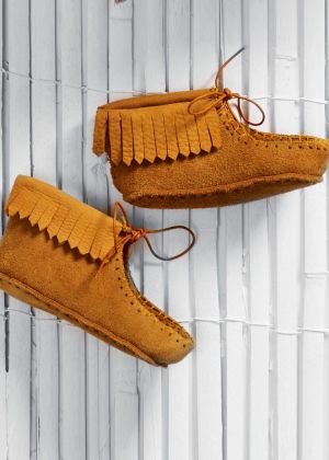 Башмачки с бахромой