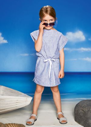 Платье прямого кроя с завязкой на талии