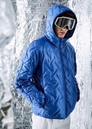 Куртка стьобана з капюшоном і рукавами реглан