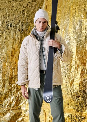 Куртка в спортивному стилі зі стьобаної тканини