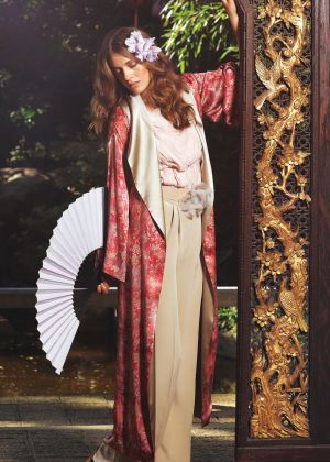 Пальто з шалевим коміром в азійському стилі