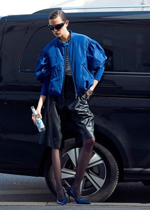 Блузон силуету балон із пишними рукавами