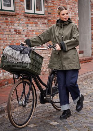 Парка свободного кроя с капюшоном