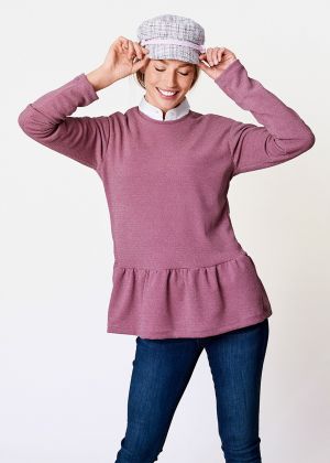 Пуловер прямого кроя с оборкой по низу