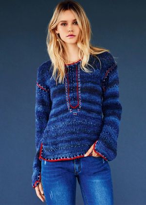 Пуловер вязан и с вышивкой