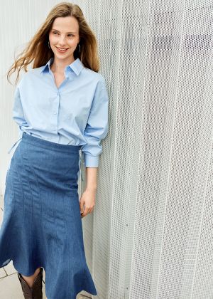 Джинсовая юбка с рельефными швами