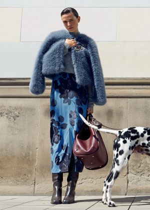 Спідниця міді О-силуету