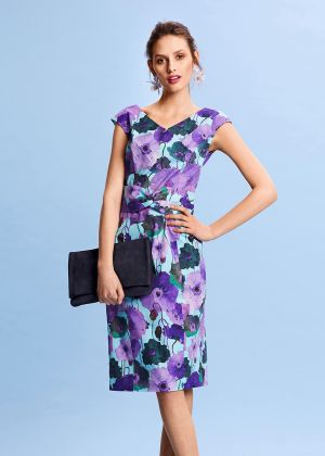 Сукня-футляр зі знімним фігурним поясом