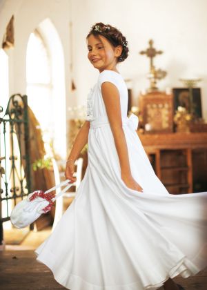 Сукня з нижньою спідницею і широким поясом-бантом