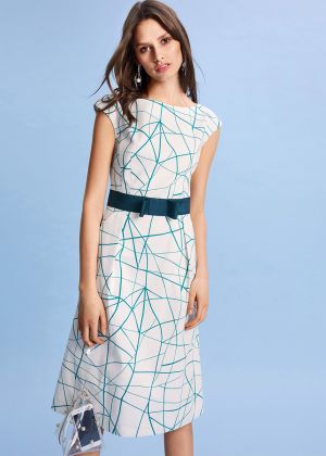 Сукня відрізна з вирізом-човником