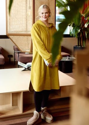 Сукня-худі з капюшоном і кишенями у швах