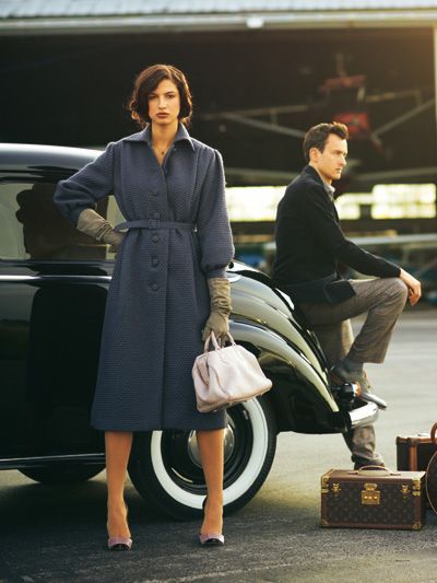 Пальто с пышными рукавами и встречной складкой на спинке