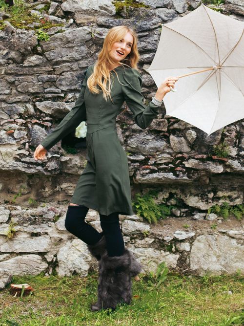 Сукня відрізна з призбореними рукавами