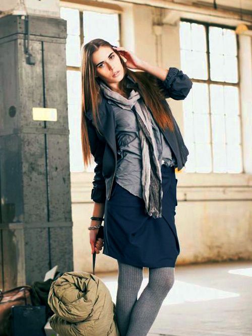 Блуза рубашечного кроя с узким воротником-стойкой