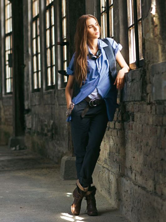 Брюки зауженного кроя на фасонном поясе