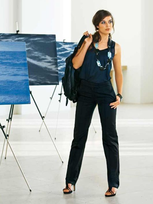 Классические брюки со складками-стрелками