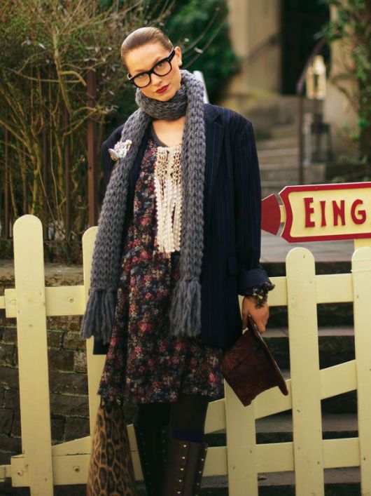 Сукня батистова розкльошеного силуету