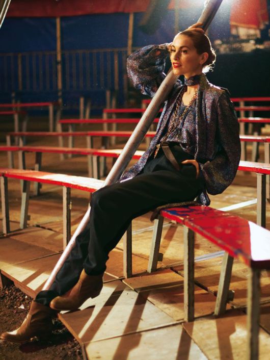 Брюки завуженого силуету із високою талією