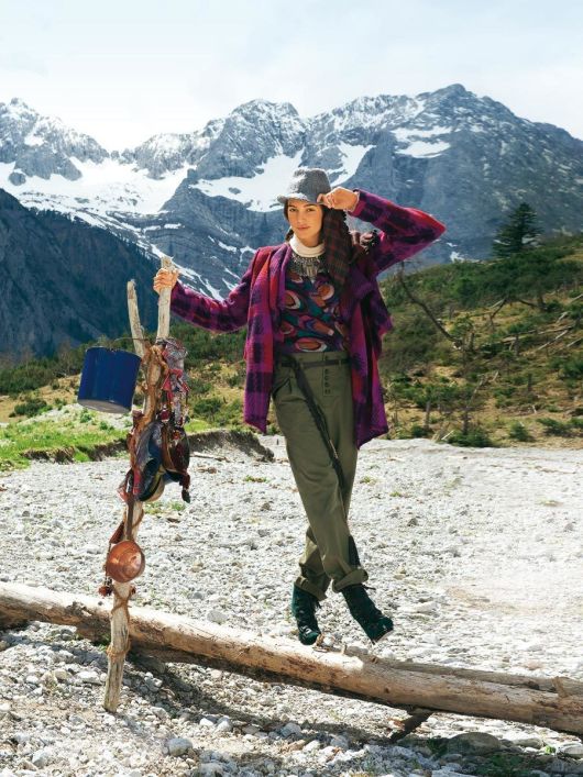 Брюки прямого крою із застібкою на ґудзики