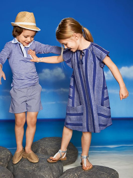 Сукня А-силуету з рукавами-крильцями