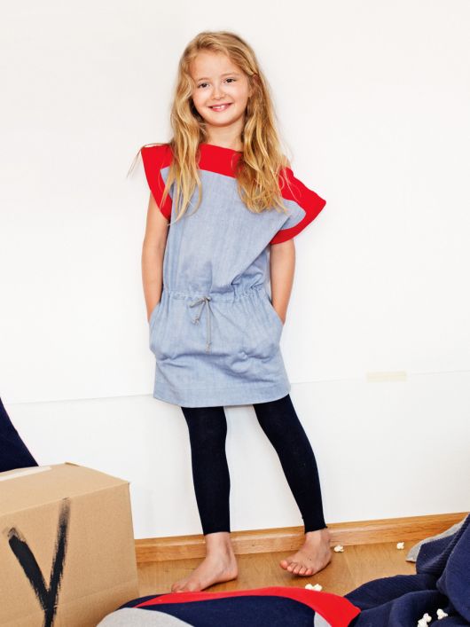 Платье прямого кроя с кокетками