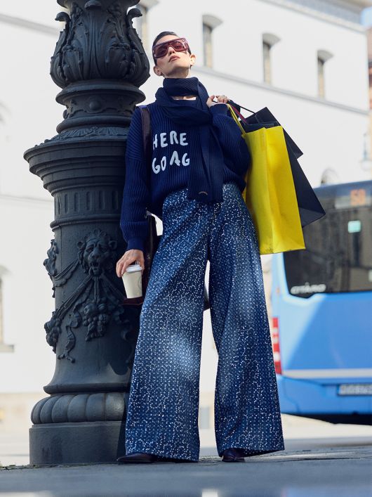 Джинси широкого крою з тканини з пайєтками