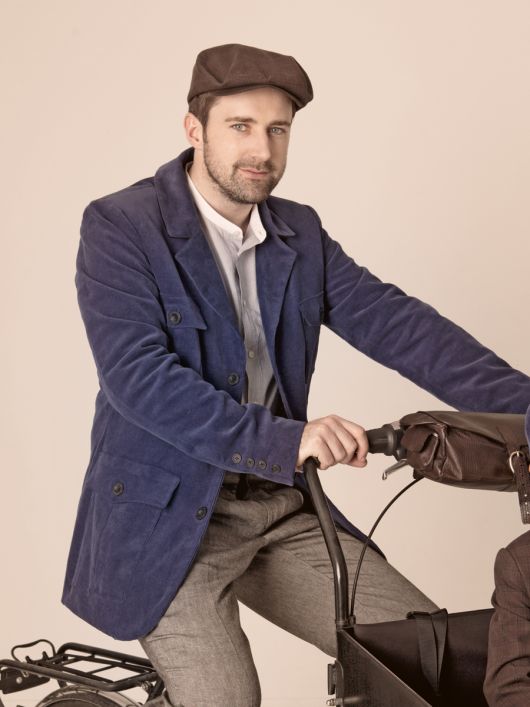 Піджак з накладними кишенями в стилі casual