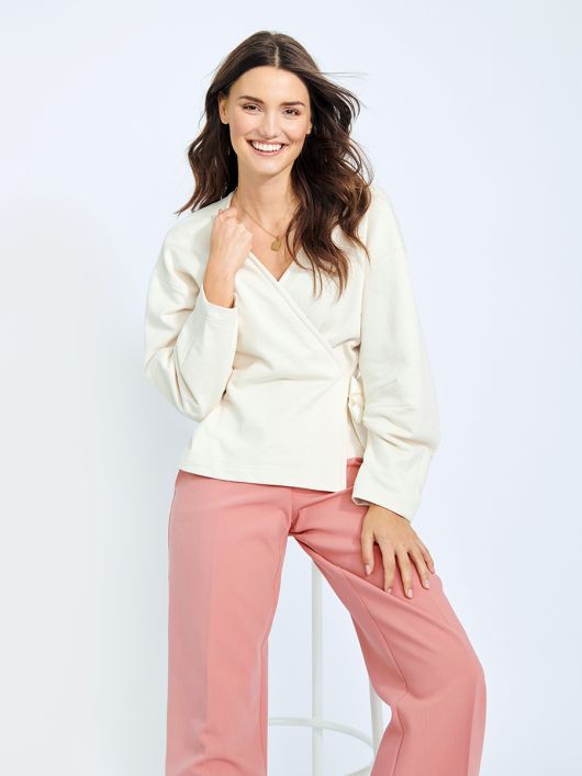 Кардиган з запахом й оригінальними рукавами