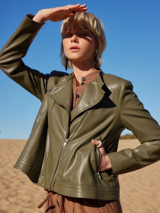 Куртка косуха розкльошеного силуету