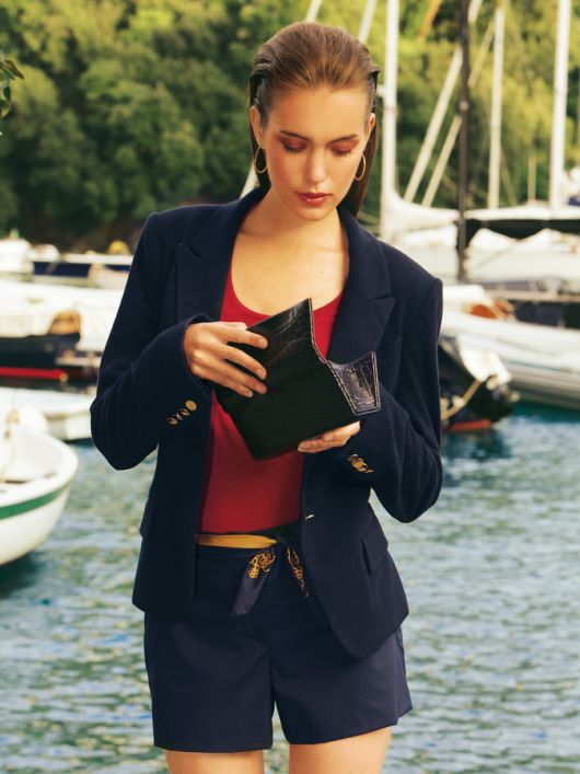 Шорты короткие на фасонном поясе