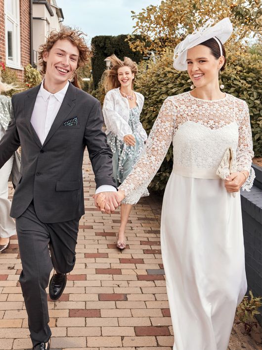 Платье свадебное с кружевным верхом