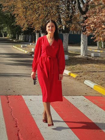 Червона сукня