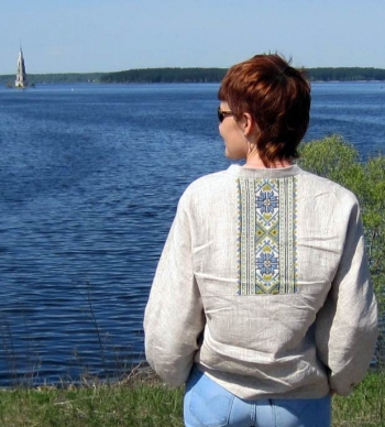 Лляна вишиванка для подруги