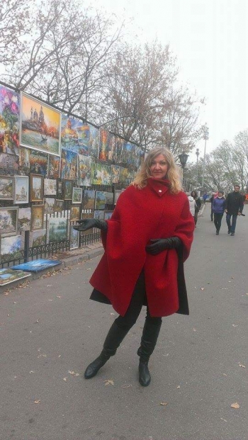 Накидка с воротником стойкой