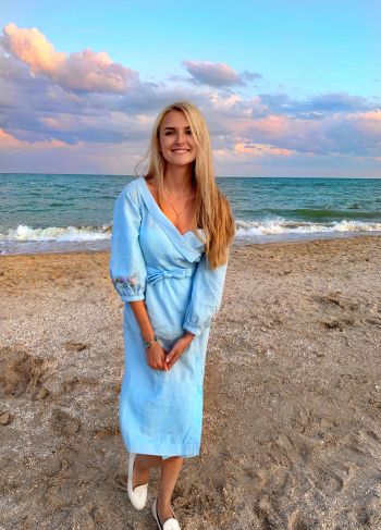 Лляна сукня з вишивкою