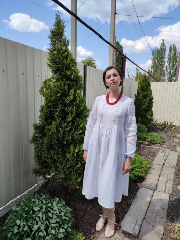 Лляна сукня з мережкою